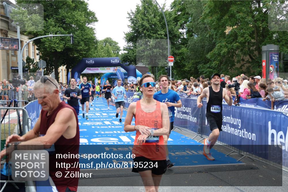 29.06.2025 - hella hamburg halbmarathon Zöllner http://msf.ph/oto/8195234 29.06.2025 10:45:38 Ziel 2138, 2415, 5623, 6831, 8374, 8668, 11291, 11495, 12154, 14062, 14764, 15666, 17674, 18862, 18878 meine-sportfotos.de