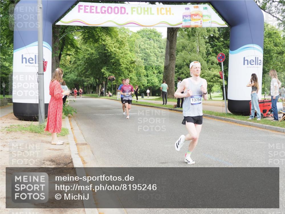 29.06.2025 - hella hamburg halbmarathon MichiJ http://msf.ph/oto/8195246 29.06.2025 10:20:29 Zwischen KM18-KM19 2851, 5826, 11857, 13754, 17322, 18177 meine-sportfotos.de