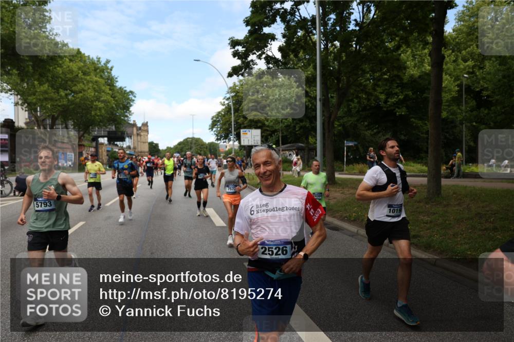 29.06.2025 - hella hamburg halbmarathon Yannick Fuchs http://msf.ph/oto/8195274 29.06.2025 11:22:30 20KM 1640, 2514, 2526, 2914, 3131, 3365, 3421, 3613, 3681, 3778, 4122, 4366, 4561, 4570, 4817, 4969, 4993, 5496, 5793, 5798, 5806, 5943, 6048, 6444, 6859, 7162, 7667, 8124, 8349, 8787, 8806, 9133, 9512, 9830, 10198, 10391, 10710, 11787, 11793, 11879, 12230, 12404, 13057, 13316, 13335, 13910, 14041, 14265, 14304, 14338, 14521, 14808, 15466, 15709, 15721, 15722, 16010, 16447, 16558, 16650, 16769, 17185, 17199, 17595, 17712, 17714, 17989, 18402, 18604, 18742 meine-sportfotos.de
