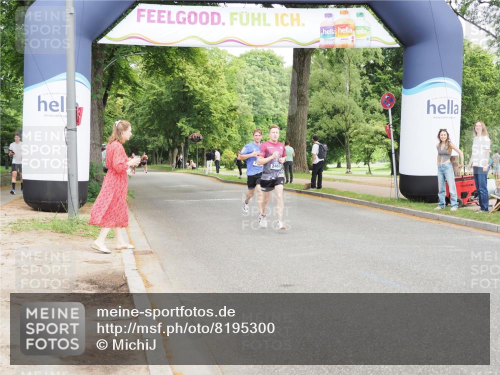 29.06.2025 - hella hamburg halbmarathon MichiJ http://msf.ph/oto/8195300 29.06.2025 10:20:30 Zwischen KM18-KM19 2460, 2851, 7880, 11857, 13754, 17322, 18177 meine-sportfotos.de