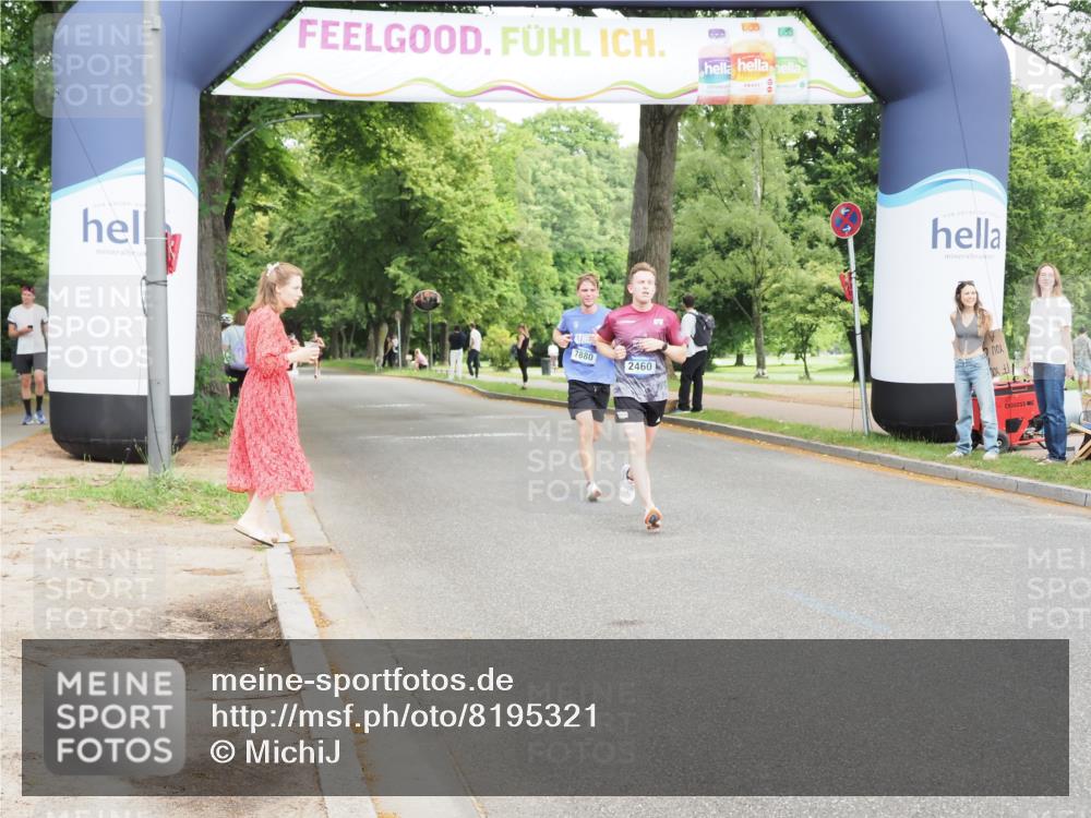 29.06.2025 - hella hamburg halbmarathon MichiJ http://msf.ph/oto/8195321 29.06.2025 10:20:31 Zwischen KM18-KM19 2460, 2851, 7880, 13754, 17322, 18177 meine-sportfotos.de