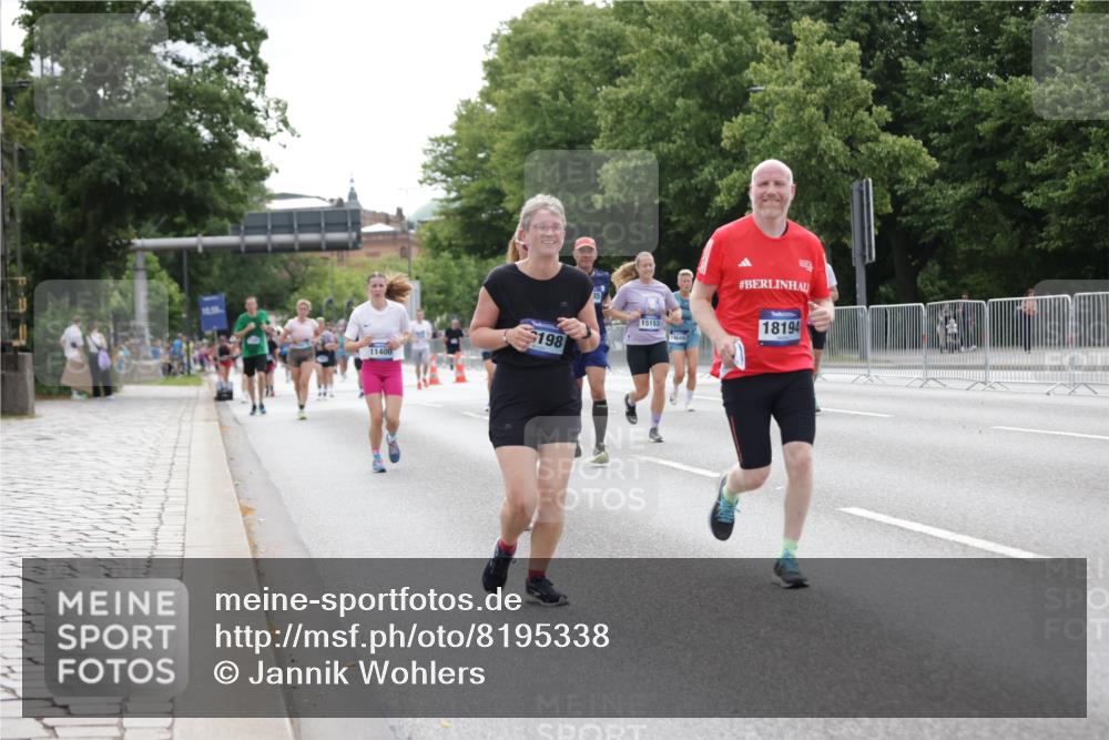 29.06.2025 - hella hamburg halbmarathon Jannik Wohlers http://msf.ph/oto/8195338 29.06.2025 10:24:36 Lombardsbrücke 1740, 2000, 2108, 2249, 3920, 4008, 4010, 4444, 5126, 7778, 8083, 9573, 11400, 11921, 14649, 15124, 15153, 15679, 15942, 17185, 17954, 18194, 18198 meine-sportfotos.de
