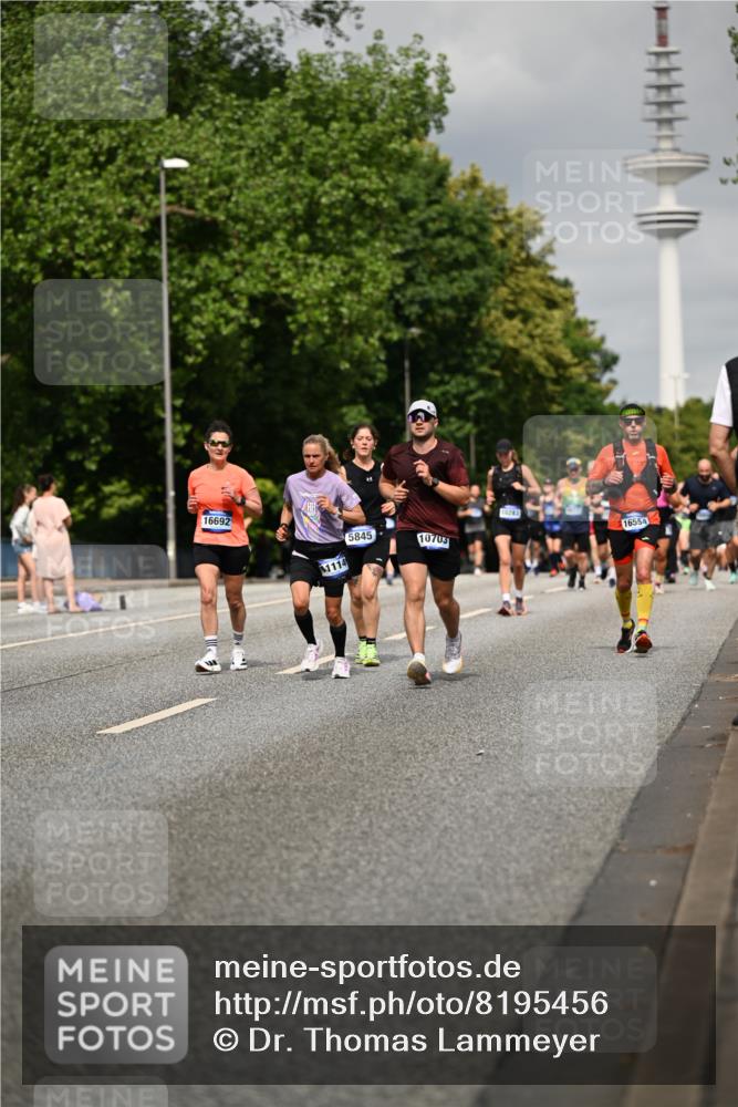 29.06.2025 - hella hamburg halbmarathon Dr. Thomas Lammeyer http://msf.ph/oto/8195456 29.06.2025 10:11:23 Kennedybrücke 4262, 4502, 5287, 5807, 5845, 5926, 6517, 6833, 7503, 8585, 10283, 10700, 10703, 11114, 11394 meine-sportfotos.de