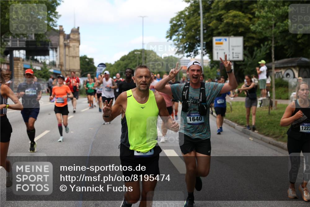 29.06.2025 - hella hamburg halbmarathon Yannick Fuchs http://msf.ph/oto/8195474 29.06.2025 11:22:33 20KM 1640, 2514, 2914, 3131, 3365, 3421, 3613, 4122, 4366, 4561, 4570, 4817, 4969, 4993, 5496, 5798, 5806, 5943, 6444, 6859, 7162, 7667, 8349, 8787, 9133, 9512, 9830, 10198, 10391, 10573, 10586, 10710, 11787, 11793, 11879, 12230, 12404, 13057, 13335, 13910, 14041, 14265, 14304, 14338, 14521, 14808, 15466, 15709, 15721, 15722, 16010, 16447, 16558, 16650, 16769, 17185, 17595, 17712, 17714, 17989, 18402, 18604 meine-sportfotos.de