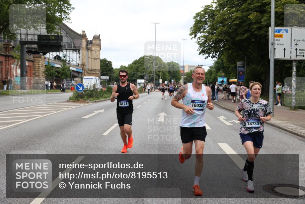 29.06.2025 - hella hamburg halbmarathon Yannick Fuchs http://msf.ph/oto/8195513 29.06.2025 10:31:36 20KM 1385, 1411, 1571, 3959, 4860, 4865, 5003, 5092, 5307, 5315, 5961, 6123, 6529, 7310, 7482, 7831, 8084, 8121, 8362, 9178, 9296, 9313, 10680, 10738, 11120, 11833, 13972, 14459, 14691, 14934, 15261, 15939, 16523, 17024, 17192, 17306, 17658, 17723, 18038, 18062, 18384, 18733, 18824 meine-sportfotos.de