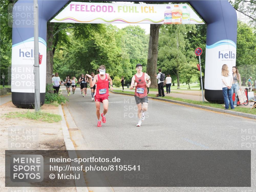 29.06.2025 - hella hamburg halbmarathon MichiJ http://msf.ph/oto/8195541 29.06.2025 10:20:44 Zwischen KM18-KM19 15835, 19118 meine-sportfotos.de