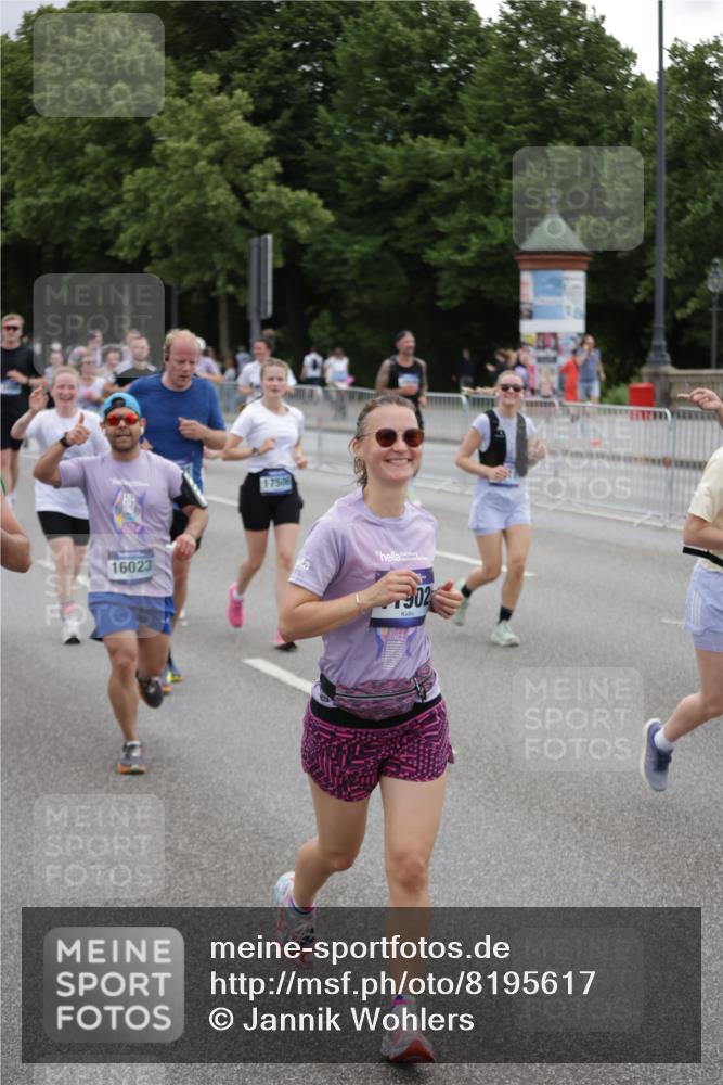 29.06.2025 - hella hamburg halbmarathon Jannik Wohlers http://msf.ph/oto/8195617 29.06.2025 11:14:12 Lombardsbrücke 1279, 1666, 1757, 2150, 2251, 2431, 3269, 3495, 3621, 3659, 3784, 3872, 3887, 3888, 4529, 4701, 4702, 5109, 5241, 5737, 5918, 5968, 5977, 6046, 6239, 6461, 6525, 6659, 6738, 7112, 7492, 7595, 7665, 7814, 7949, 8291, 8345, 8570, 8728, 9118, 9941, 9952, 10015, 10127, 10185, 10231, 10233, 10501, 10947, 10949, 11529, 11761, 11902, 12612, 12971, 13146, 13162, 13295, 13338, 13396, 13404, 13790, 13955, 13977, 14455, 14616, 14716, 14763, 14886, 14943, 15167 meine-sportfotos.de