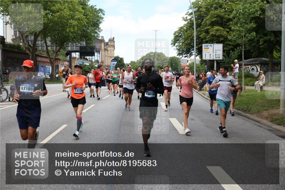 29.06.2025 - hella hamburg halbmarathon Yannick Fuchs http://msf.ph/oto/8195683 29.06.2025 11:22:34 20KM 1640, 2514, 2914, 3131, 3365, 3421, 3613, 4122, 4366, 4561, 4570, 4817, 4969, 4993, 5496, 5798, 5806, 5943, 6444, 6859, 7162, 7667, 8031, 8349, 8787, 9133, 9217, 9512, 9830, 10391, 10573, 10586, 10710, 11122, 11787, 11793, 11879, 12230, 12404, 13057, 13335, 13910, 14041, 14265, 14304, 14338, 14521, 14808, 15466, 15709, 15721, 15722, 16010, 16447, 16558, 16650, 16769, 17185, 17595, 17712, 17714, 17989, 18402, 18604 meine-sportfotos.de