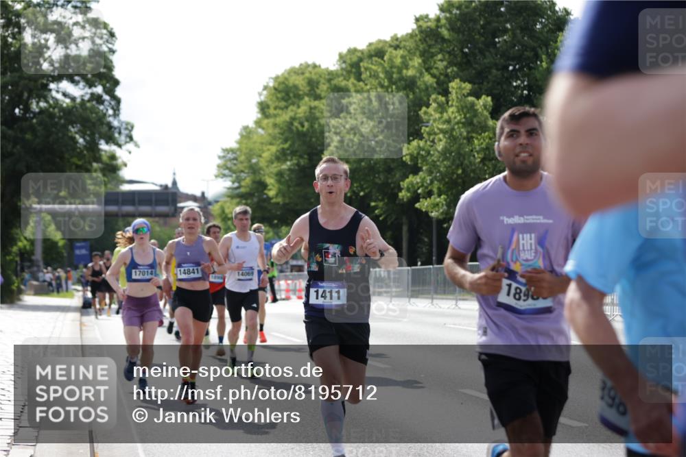 29.06.2025 - hella hamburg halbmarathon Jannik Wohlers http://msf.ph/oto/8195712 29.06.2025 09:46:33 Lombardsbrücke 1053, 1396, 1411, 1577, 3005, 5193, 5660, 7080, 7466, 7622, 7867, 8323, 10477, 11898, 12899, 13199, 13493, 13494, 13729, 13771, 14069, 14385, 14841, 14899, 15390, 16417, 16505, 16619, 16881, 17014, 17137, 17329, 18026, 18357, 18600, 18731, 18824, 18906, 18986 meine-sportfotos.de