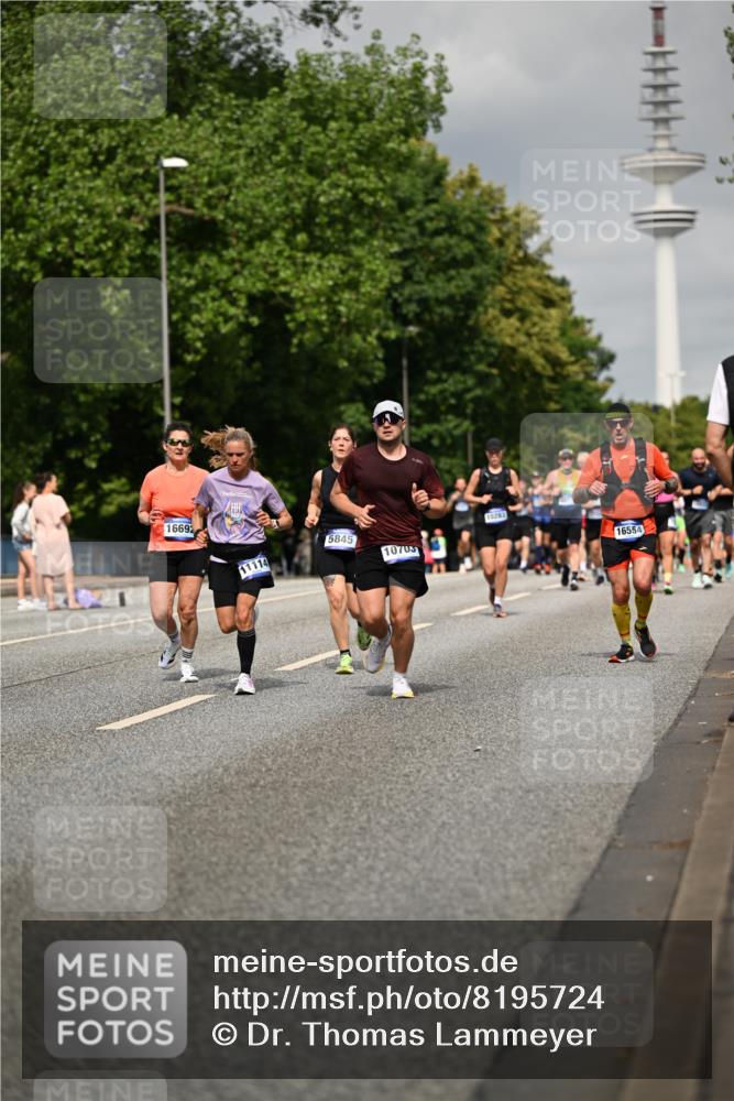 29.06.2025 - hella hamburg halbmarathon Dr. Thomas Lammeyer http://msf.ph/oto/8195724 29.06.2025 10:11:24 Kennedybrücke 1993, 4262, 4502, 5287, 5807, 5845, 5926, 6517, 6518, 6833, 7503, 8585, 10283, 10700, 10703, 11114, 11394 meine-sportfotos.de