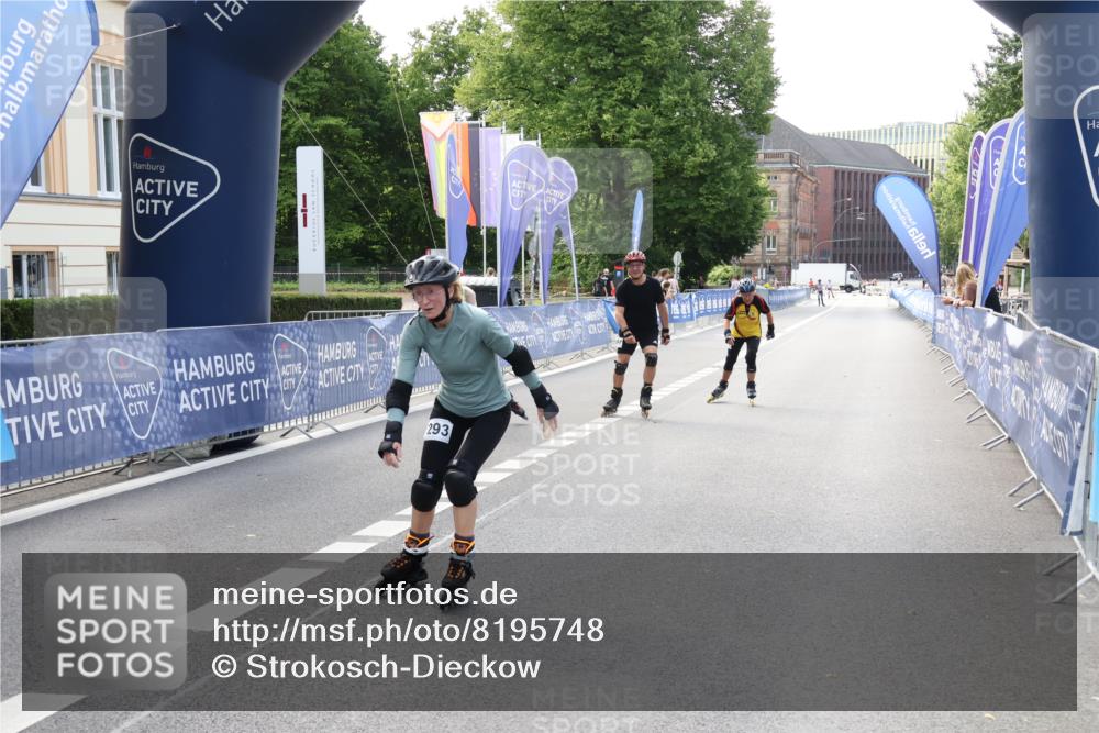 29.06.2025 - hella hamburg halbmarathon Strokosch-Dieckow http://msf.ph/oto/8195748 29.06.2025 09:40:06 Ziel 20197, 20198, 20293, 20307 meine-sportfotos.de