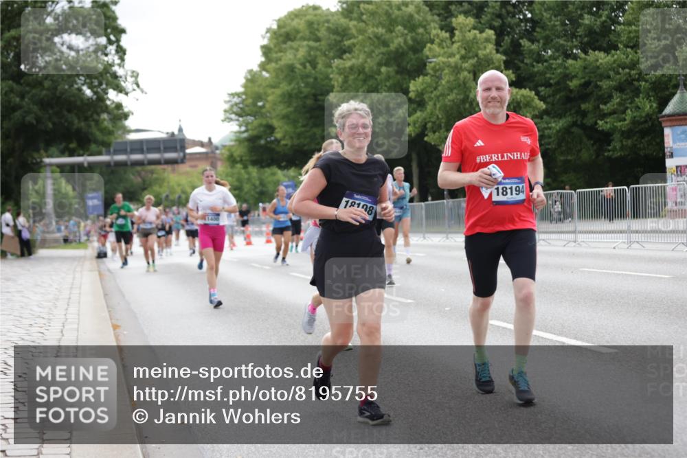 29.06.2025 - hella hamburg halbmarathon Jannik Wohlers http://msf.ph/oto/8195755 29.06.2025 10:24:37 Lombardsbrücke 1740, 2000, 2108, 2249, 3920, 4008, 4010, 4444, 5126, 7778, 8083, 9573, 11400, 11921, 14649, 15153, 15679, 15942, 17185, 17954, 18194, 18198 meine-sportfotos.de