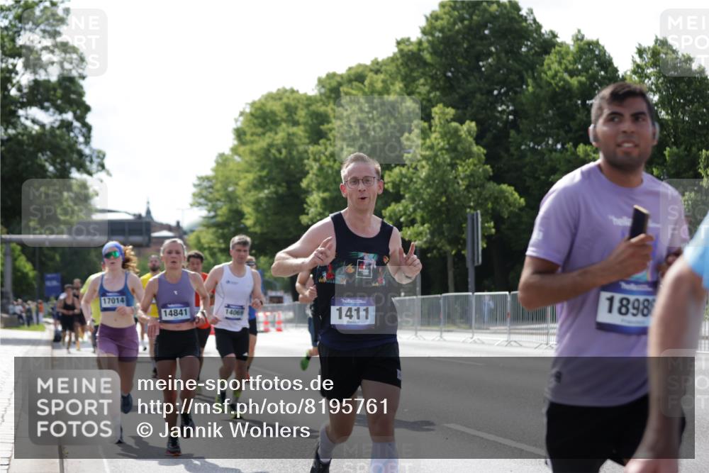 29.06.2025 - hella hamburg halbmarathon Jannik Wohlers http://msf.ph/oto/8195761 29.06.2025 09:46:33 Lombardsbrücke 1053, 1396, 1411, 1577, 3005, 5193, 5660, 7080, 7466, 7622, 7867, 8323, 10477, 11898, 12899, 13199, 13493, 13494, 13729, 13771, 14069, 14385, 14841, 14899, 15390, 16417, 16505, 16619, 16881, 17014, 17137, 17329, 18026, 18357, 18600, 18731, 18824, 18906, 18986 meine-sportfotos.de