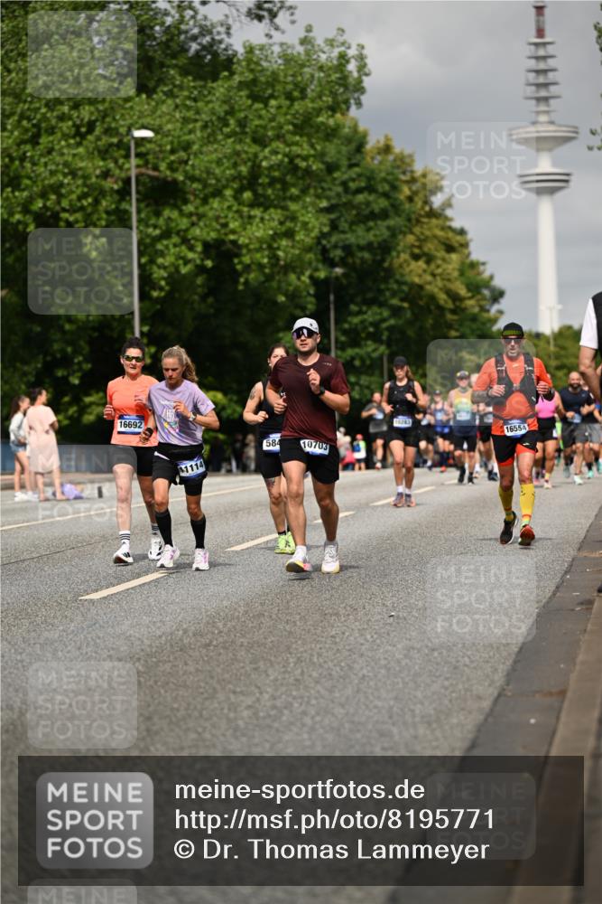 29.06.2025 - hella hamburg halbmarathon Dr. Thomas Lammeyer http://msf.ph/oto/8195771 29.06.2025 10:11:24 Kennedybrücke 1993, 4262, 4502, 5287, 5807, 5845, 5926, 6517, 6518, 6833, 7503, 8585, 10283, 10700, 10703, 11114, 11394 meine-sportfotos.de