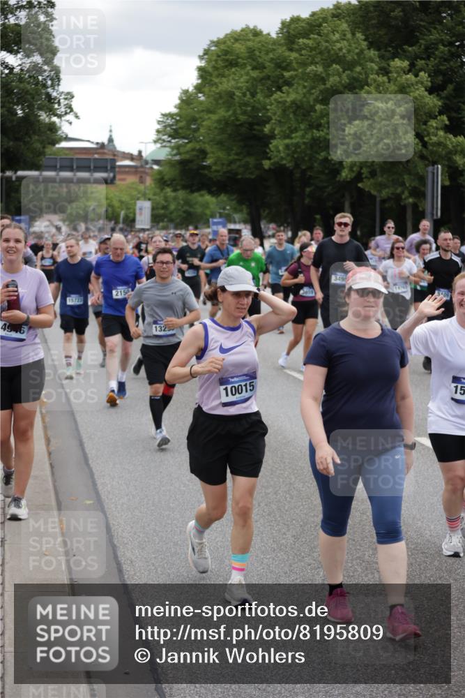 29.06.2025 - hella hamburg halbmarathon Jannik Wohlers http://msf.ph/oto/8195809 29.06.2025 11:14:14 Lombardsbrücke 1279, 1666, 2150, 2251, 2431, 3269, 3495, 3621, 3659, 3872, 3887, 3888, 4529, 4701, 4702, 5109, 5241, 5737, 5918, 5968, 5977, 6046, 6239, 6264, 6268, 6461, 6525, 6659, 6738, 7112, 7595, 7665, 7949, 8291, 8345, 8570, 8728, 9118, 9941, 9952, 10015, 10127, 10231, 10233, 10501, 10947, 10949, 11257, 11529, 11761, 11902, 12971, 13146, 13162, 13295, 13338, 13396, 13404, 13790, 13955, 14455, 14616, 14716, 14763, 14886, 14943, 15167, 16462, 16463 meine-sportfotos.de