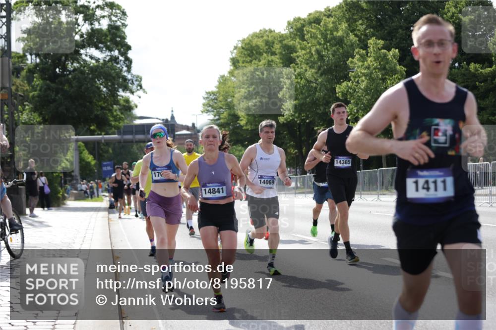 29.06.2025 - hella hamburg halbmarathon Jannik Wohlers http://msf.ph/oto/8195817 29.06.2025 09:46:33 Lombardsbrücke 1053, 1396, 1411, 1577, 3005, 5193, 5660, 7080, 7466, 7622, 7867, 8323, 10477, 11898, 12899, 13199, 13493, 13494, 13729, 13771, 14069, 14385, 14841, 14899, 15390, 16417, 16505, 16619, 16881, 17014, 17137, 17329, 18026, 18357, 18600, 18731, 18824, 18906, 18986 meine-sportfotos.de