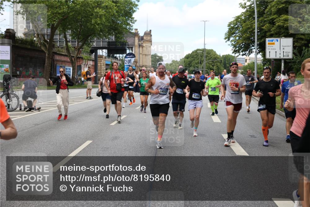 29.06.2025 - hella hamburg halbmarathon Yannick Fuchs http://msf.ph/oto/8195840 29.06.2025 11:22:36 20KM 1640, 1740, 1775, 2514, 2914, 3365, 3421, 3613, 4122, 4366, 4561, 4570, 4817, 4969, 4993, 5496, 5798, 5806, 5943, 6444, 6859, 7162, 7667, 7820, 8031, 8349, 8787, 9133, 9217, 9512, 9830, 10391, 10573, 10586, 10710, 11122, 11787, 11793, 11879, 12230, 12404, 13057, 13335, 13910, 14041, 14265, 14338, 14521, 14808, 15466, 15709, 15721, 15722, 16010, 16558, 16650, 17185, 17595, 17712, 17714, 17989, 18402, 18604 meine-sportfotos.de