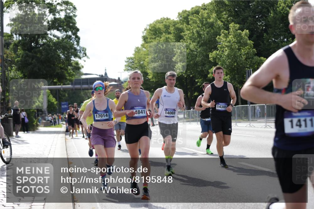 29.06.2025 - hella hamburg halbmarathon Jannik Wohlers http://msf.ph/oto/8195848 29.06.2025 09:46:34 Lombardsbrücke 1053, 1396, 1411, 1577, 3005, 5193, 5660, 7080, 7466, 7622, 7867, 8323, 9519, 10477, 11055, 11898, 12899, 13148, 13199, 13493, 13494, 13729, 13771, 13991, 14069, 14385, 14448, 14841, 14899, 15390, 16417, 16425, 16505, 16881, 17014, 17137, 17329, 17877, 18026, 18357, 18600, 18731, 18824, 18906, 18986 meine-sportfotos.de