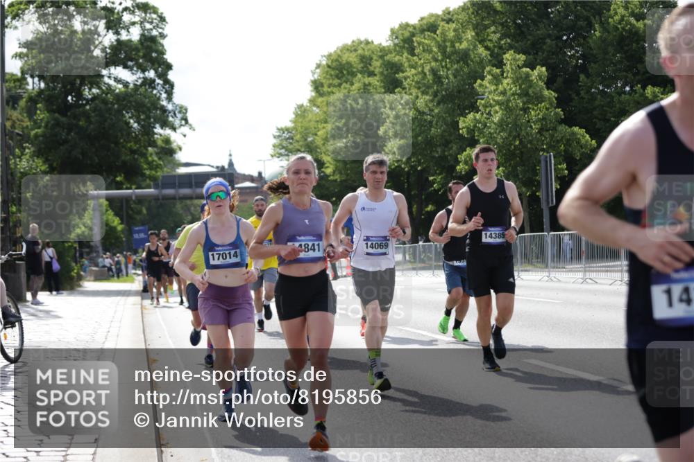 29.06.2025 - hella hamburg halbmarathon Jannik Wohlers http://msf.ph/oto/8195856 29.06.2025 09:46:34 Lombardsbrücke 1053, 1396, 1411, 1577, 3005, 5193, 5660, 7080, 7466, 7622, 7867, 8323, 9519, 10477, 11055, 11898, 12899, 13148, 13199, 13493, 13494, 13729, 13771, 13991, 14069, 14385, 14448, 14841, 14899, 15390, 16417, 16425, 16505, 16881, 17014, 17137, 17329, 17877, 18026, 18357, 18600, 18731, 18824, 18906, 18986 meine-sportfotos.de