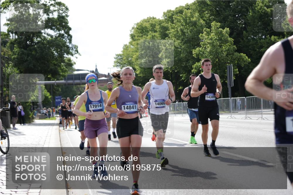 29.06.2025 - hella hamburg halbmarathon Jannik Wohlers http://msf.ph/oto/8195875 29.06.2025 09:46:34 Lombardsbrücke 1053, 1396, 1411, 1577, 3005, 5193, 5660, 7080, 7466, 7622, 7867, 8323, 9519, 10477, 11055, 11898, 12899, 13148, 13199, 13493, 13494, 13729, 13771, 13991, 14069, 14385, 14448, 14841, 14899, 15390, 16417, 16425, 16505, 16881, 17014, 17137, 17329, 17877, 18026, 18357, 18600, 18731, 18824, 18906, 18986 meine-sportfotos.de