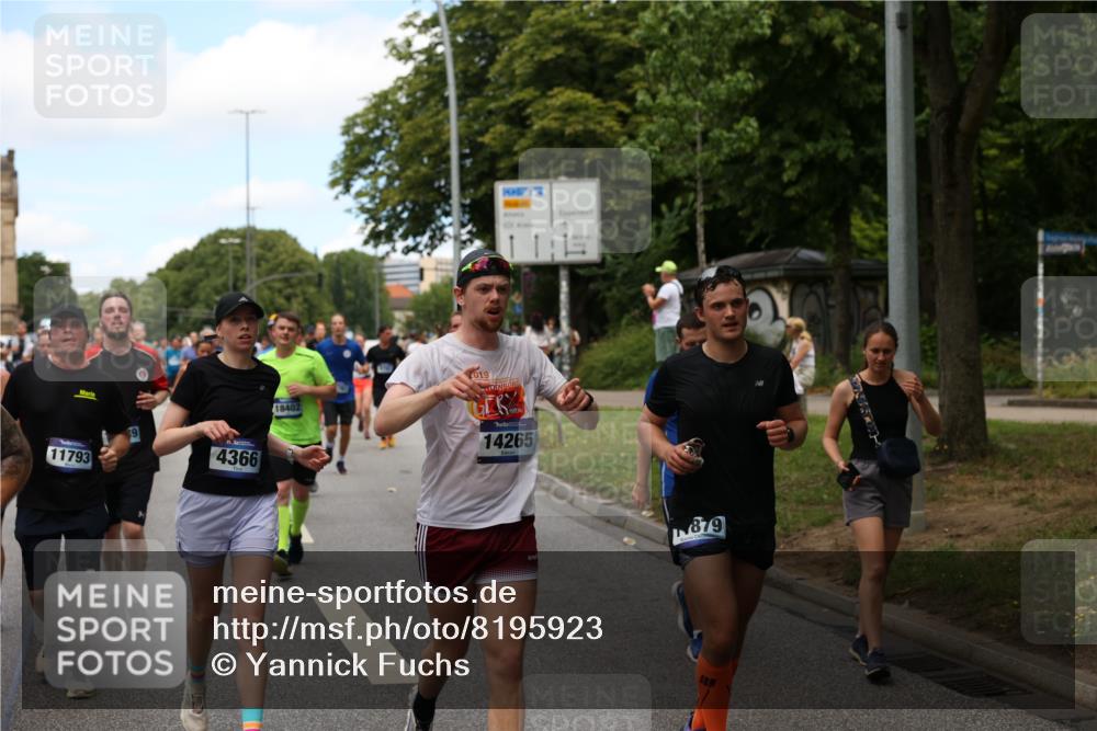 29.06.2025 - hella hamburg halbmarathon Yannick Fuchs http://msf.ph/oto/8195923 29.06.2025 11:22:37 20KM 1740, 1775, 2514, 2914, 3365, 3421, 3613, 4122, 4366, 4561, 4570, 4817, 4969, 4993, 5496, 5798, 5806, 5943, 6444, 6859, 7162, 7667, 7820, 8031, 8349, 8787, 9133, 9217, 9512, 9830, 10391, 10573, 10586, 10710, 11122, 11787, 11793, 11879, 12230, 12404, 13057, 13335, 13910, 14041, 14265, 14338, 14521, 14536, 14808, 15466, 15709, 15721, 15722, 16558, 16650, 17185, 17595, 17712, 17714, 17989, 18402, 18604 meine-sportfotos.de