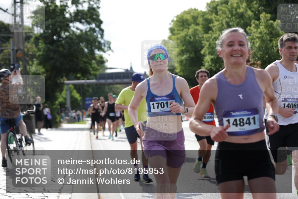 29.06.2025 - hella hamburg halbmarathon Jannik Wohlers http://msf.ph/oto/8195953 29.06.2025 09:46:35 Lombardsbrücke 1053, 1396, 1411, 1577, 3005, 5193, 5660, 7080, 7466, 7622, 7867, 8323, 9519, 10477, 11055, 11898, 12204, 12899, 13148, 13199, 13493, 13494, 13729, 13771, 13991, 14069, 14385, 14448, 14841, 14899, 15390, 16417, 16425, 16881, 17014, 17137, 17329, 17877, 18026, 18357, 18600, 18731, 18824, 18906, 18986 meine-sportfotos.de