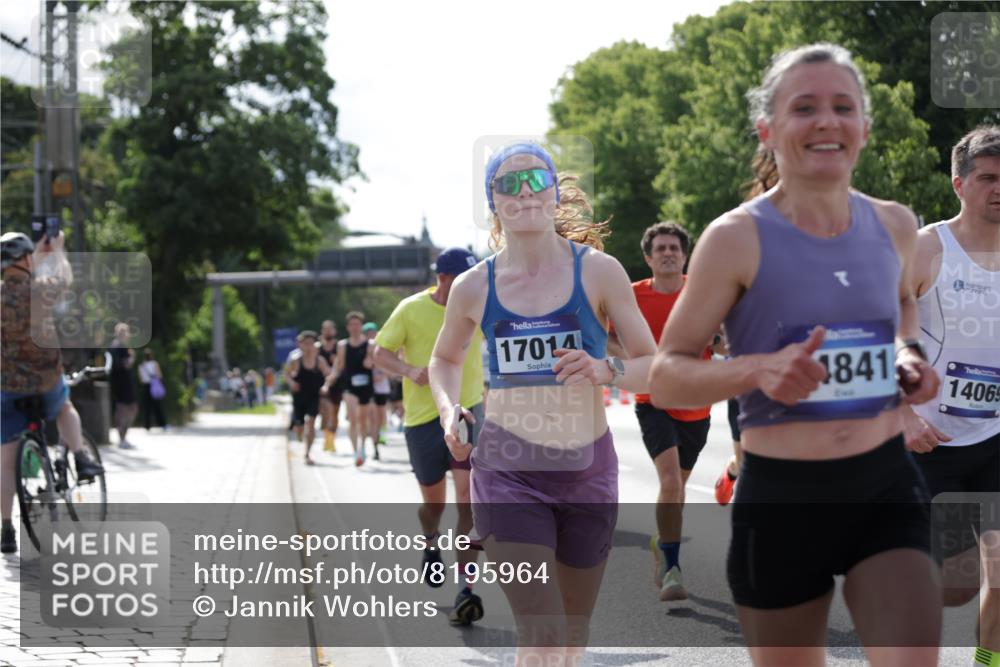 29.06.2025 - hella hamburg halbmarathon Jannik Wohlers http://msf.ph/oto/8195964 29.06.2025 09:46:35 Lombardsbrücke 1053, 1396, 1411, 1577, 3005, 5193, 5660, 7080, 7466, 7622, 7867, 8323, 9519, 10477, 11055, 11898, 12204, 12899, 13148, 13199, 13493, 13494, 13729, 13771, 13991, 14069, 14385, 14448, 14841, 14899, 15390, 16417, 16425, 16881, 17014, 17137, 17329, 17877, 18026, 18357, 18600, 18731, 18824, 18906, 18986 meine-sportfotos.de