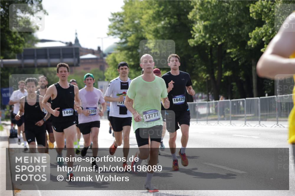 29.06.2025 - hella hamburg halbmarathon Jannik Wohlers http://msf.ph/oto/8196089 29.06.2025 09:46:37 Lombardsbrücke 1053, 1396, 1411, 1577, 2563, 3005, 3790, 3935, 5193, 5660, 7080, 7466, 7622, 7867, 8323, 9519, 10477, 11055, 11370, 11898, 12204, 13148, 13199, 13493, 13494, 13729, 13771, 13991, 14069, 14385, 14448, 14841, 14899, 14975, 15390, 16417, 16425, 16881, 17014, 17137, 17329, 17877, 18357, 18455, 18600, 18731, 18824, 18906, 18986 meine-sportfotos.de