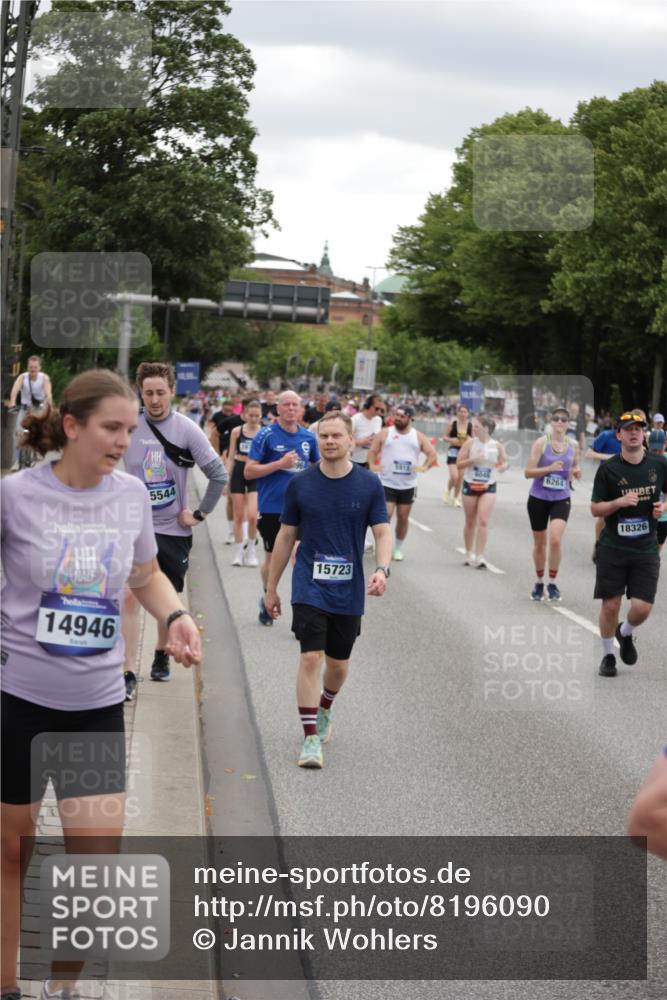 29.06.2025 - hella hamburg halbmarathon Jannik Wohlers http://msf.ph/oto/8196090 29.06.2025 11:14:19 Lombardsbrücke 1666, 2150, 2875, 3269, 3495, 3659, 3872, 3887, 3888, 4701, 4702, 5109, 5576, 5737, 5918, 5968, 6046, 6264, 6268, 6372, 6461, 6659, 6738, 7819, 8345, 8404, 9118, 10015, 10231, 10233, 10501, 10947, 10949, 11257, 11902, 12971, 13295, 13338, 13396, 13955, 14120, 14455, 14716, 14763, 14943, 15167, 16462, 16463, 18770, 19136 meine-sportfotos.de
