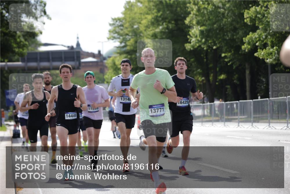 29.06.2025 - hella hamburg halbmarathon Jannik Wohlers http://msf.ph/oto/8196116 29.06.2025 09:46:37 Lombardsbrücke 1053, 1396, 1411, 1577, 2563, 3005, 3790, 3935, 5193, 5660, 7080, 7466, 7622, 7867, 8323, 9519, 10477, 11055, 11370, 11898, 12204, 13148, 13199, 13493, 13494, 13729, 13771, 13991, 14069, 14385, 14448, 14841, 14899, 14975, 15390, 16417, 16425, 16881, 17014, 17137, 17329, 17877, 18357, 18455, 18600, 18731, 18824, 18906, 18986 meine-sportfotos.de