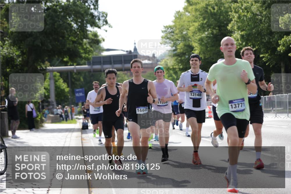 29.06.2025 - hella hamburg halbmarathon Jannik Wohlers http://msf.ph/oto/8196125 29.06.2025 09:46:38 Lombardsbrücke 1053, 1396, 1411, 1577, 2563, 3005, 3790, 3935, 5193, 5660, 6305, 7080, 7466, 7622, 7867, 8323, 9376, 9519, 10477, 11055, 11370, 11898, 12204, 13148, 13199, 13729, 13771, 13991, 14069, 14385, 14448, 14841, 14899, 14975, 15390, 16417, 16425, 16881, 17014, 17329, 17877, 18357, 18455, 18600, 18731, 18906, 18986 meine-sportfotos.de