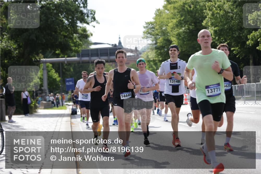 29.06.2025 - hella hamburg halbmarathon Jannik Wohlers http://msf.ph/oto/8196139 29.06.2025 09:46:38 Lombardsbrücke 1053, 1396, 1411, 1577, 2563, 3005, 3790, 3935, 5193, 5660, 6305, 7080, 7466, 7622, 7867, 8323, 9376, 9519, 10477, 11055, 11370, 11898, 12204, 13148, 13199, 13729, 13771, 13991, 14069, 14385, 14448, 14841, 14899, 14975, 15390, 16417, 16425, 16881, 17014, 17329, 17877, 18357, 18455, 18600, 18731, 18906, 18986 meine-sportfotos.de
