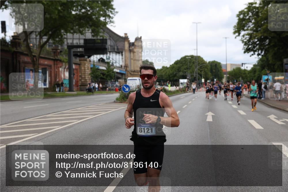 29.06.2025 - hella hamburg halbmarathon Yannick Fuchs http://msf.ph/oto/8196140 29.06.2025 10:31:37 20KM 1385, 1411, 1571, 3959, 4860, 4865, 5003, 5092, 5307, 5315, 5961, 6123, 6529, 7310, 7482, 7831, 8084, 8121, 8362, 9178, 9296, 9313, 10680, 10738, 11120, 11833, 13972, 14459, 14691, 14934, 15261, 15939, 16523, 17024, 17192, 17306, 17658, 17723, 18038, 18062, 18384, 18733, 18824 meine-sportfotos.de
