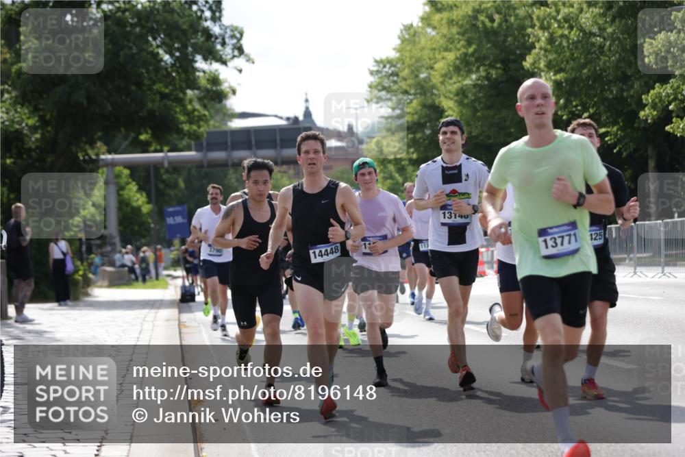 29.06.2025 - hella hamburg halbmarathon Jannik Wohlers http://msf.ph/oto/8196148 29.06.2025 09:46:38 Lombardsbrücke 1053, 1396, 1411, 1577, 2563, 3005, 3790, 3935, 5193, 5660, 6305, 7080, 7466, 7622, 7867, 8323, 9376, 9519, 10477, 11055, 11370, 11898, 12204, 13148, 13199, 13729, 13771, 13991, 14069, 14385, 14448, 14841, 14899, 14975, 15390, 16417, 16425, 16881, 17014, 17329, 17877, 18357, 18455, 18600, 18731, 18906, 18986 meine-sportfotos.de