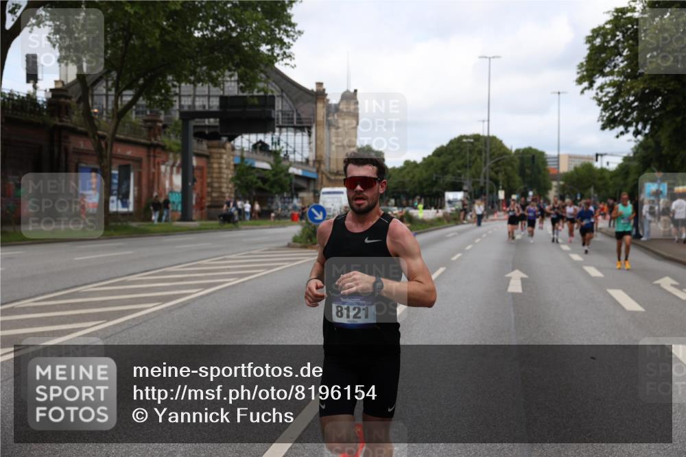 29.06.2025 - hella hamburg halbmarathon Yannick Fuchs http://msf.ph/oto/8196154 29.06.2025 10:31:37 20KM 1385, 1411, 1571, 3959, 4860, 4865, 5003, 5092, 5307, 5315, 5961, 6123, 6529, 7310, 7482, 7831, 8084, 8121, 8362, 9178, 9296, 9313, 10680, 10738, 11120, 11833, 13972, 14459, 14691, 14934, 15261, 15939, 16523, 17024, 17192, 17306, 17658, 17723, 18038, 18062, 18384, 18733, 18824 meine-sportfotos.de