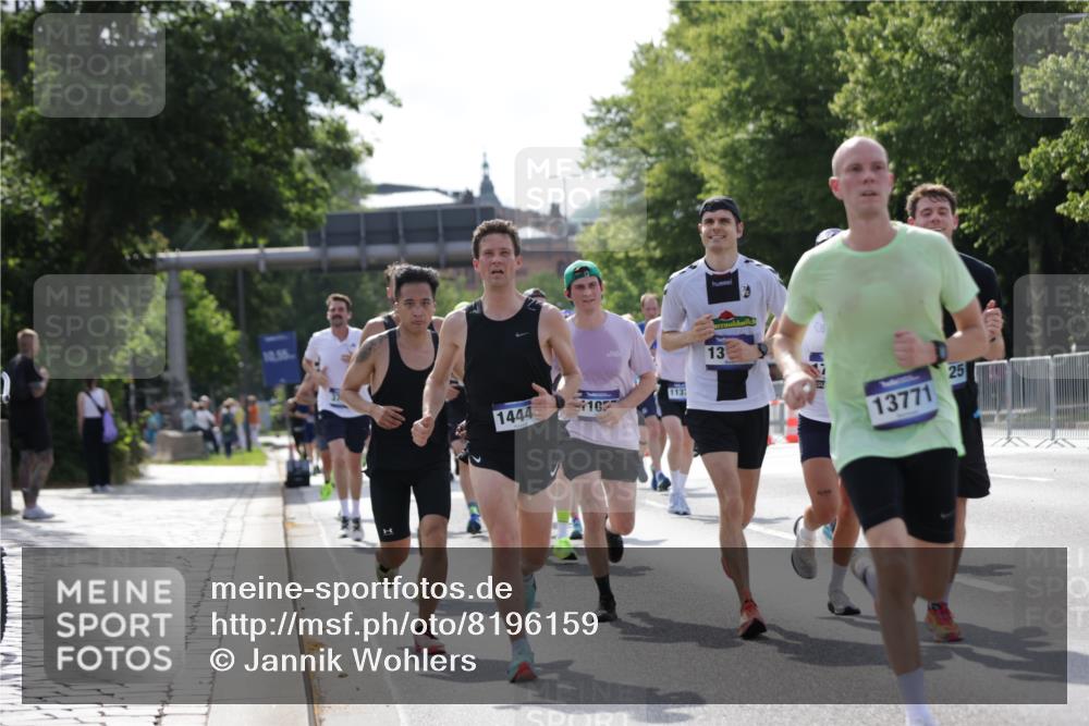 29.06.2025 - hella hamburg halbmarathon Jannik Wohlers http://msf.ph/oto/8196159 29.06.2025 09:46:38 Lombardsbrücke 1053, 1396, 1411, 1577, 2563, 3005, 3790, 3935, 5193, 5660, 6305, 7080, 7466, 7622, 7867, 8323, 9376, 9519, 10477, 11055, 11370, 11898, 12204, 13148, 13199, 13729, 13771, 13991, 14069, 14385, 14448, 14841, 14899, 14975, 15390, 16417, 16425, 16881, 17014, 17329, 17877, 18357, 18455, 18600, 18731, 18906, 18986 meine-sportfotos.de