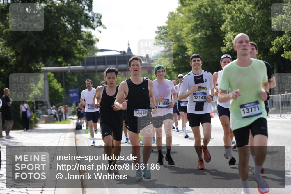 29.06.2025 - hella hamburg halbmarathon Jannik Wohlers http://msf.ph/oto/8196186 29.06.2025 09:46:38 Lombardsbrücke 1053, 1396, 1411, 1577, 2563, 3005, 3790, 3935, 5193, 5660, 6305, 7080, 7466, 7622, 7867, 8323, 9376, 9519, 10477, 11055, 11370, 11898, 12204, 13148, 13199, 13729, 13771, 13991, 14069, 14385, 14448, 14841, 14899, 14975, 15390, 16417, 16425, 16881, 17014, 17329, 17877, 18357, 18455, 18600, 18731, 18906, 18986 meine-sportfotos.de