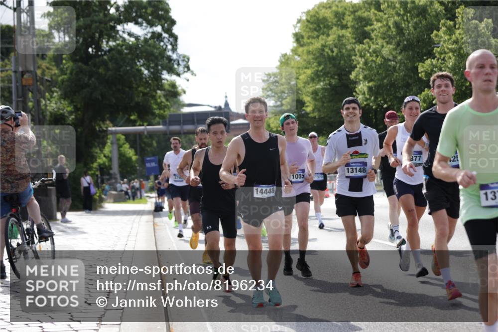 29.06.2025 - hella hamburg halbmarathon Jannik Wohlers http://msf.ph/oto/8196234 29.06.2025 09:46:39 Lombardsbrücke 1053, 1396, 1411, 1577, 2563, 3005, 3790, 3935, 5193, 5660, 6032, 6305, 7080, 7622, 7831, 7867, 8323, 9376, 9519, 10771, 11055, 11370, 11898, 12204, 13148, 13729, 13771, 13991, 14069, 14385, 14388, 14448, 14841, 14899, 14975, 15390, 16417, 16425, 16881, 17014, 17329, 17877, 18357, 18455, 18600, 18731, 18906, 18986 meine-sportfotos.de