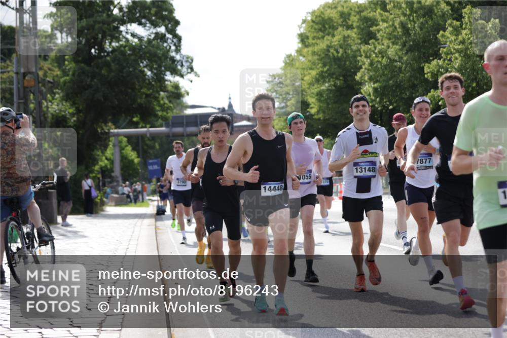 29.06.2025 - hella hamburg halbmarathon Jannik Wohlers http://msf.ph/oto/8196243 29.06.2025 09:46:39 Lombardsbrücke 1053, 1396, 1411, 1577, 2563, 3005, 3790, 3935, 5193, 5660, 6032, 6305, 7080, 7622, 7831, 7867, 8323, 9376, 9519, 10771, 11055, 11370, 11898, 12204, 13148, 13729, 13771, 13991, 14069, 14385, 14388, 14448, 14841, 14899, 14975, 15390, 16417, 16425, 16881, 17014, 17329, 17877, 18357, 18455, 18600, 18731, 18906, 18986 meine-sportfotos.de