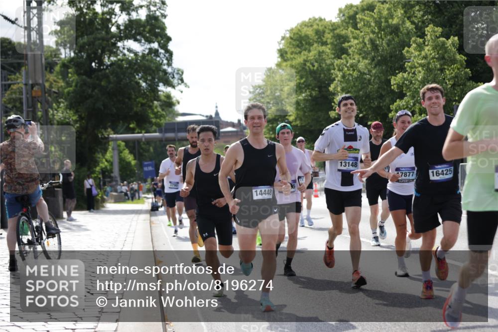 29.06.2025 - hella hamburg halbmarathon Jannik Wohlers http://msf.ph/oto/8196274 29.06.2025 09:46:39 Lombardsbrücke 1053, 1396, 1411, 1577, 2563, 3005, 3790, 3935, 5193, 5660, 6032, 6305, 7080, 7622, 7831, 7867, 8323, 9376, 9519, 10771, 11055, 11370, 11898, 12204, 13148, 13729, 13771, 13991, 14069, 14385, 14388, 14448, 14841, 14899, 14975, 15390, 16417, 16425, 16881, 17014, 17329, 17877, 18357, 18455, 18600, 18731, 18906, 18986 meine-sportfotos.de