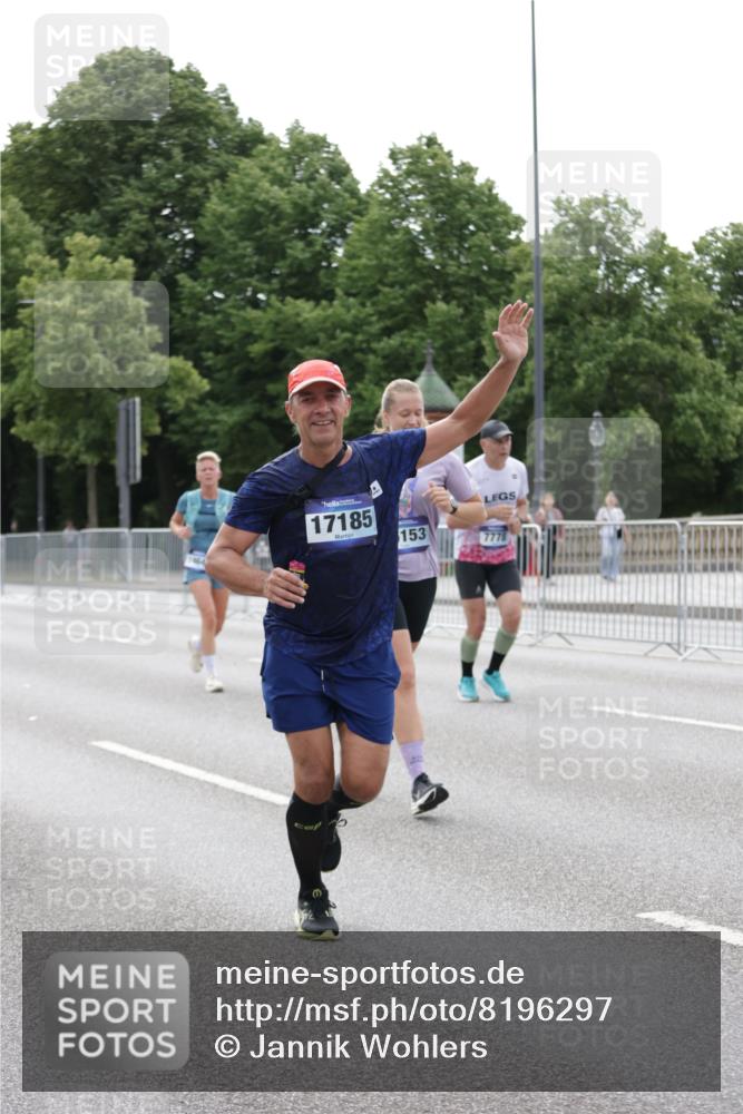 29.06.2025 - hella hamburg halbmarathon Jannik Wohlers http://msf.ph/oto/8196297 29.06.2025 10:24:40 Lombardsbrücke 1740, 2000, 3920, 3961, 3963, 4008, 4010, 7778, 8083, 9573, 11400, 11921, 14649, 15153, 15679, 15942, 17185, 17954, 18194, 18198 meine-sportfotos.de