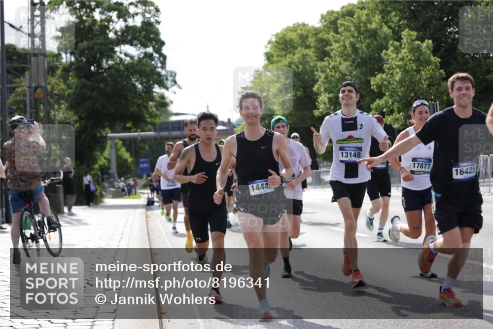 29.06.2025 - hella hamburg halbmarathon Jannik Wohlers http://msf.ph/oto/8196341 29.06.2025 09:46:40 Lombardsbrücke 1053, 1396, 1411, 1577, 2563, 3005, 3790, 3935, 5193, 5660, 6032, 6305, 7080, 7622, 7831, 7867, 8323, 9376, 9519, 10771, 11055, 11370, 11898, 12204, 13148, 13729, 13771, 13991, 14069, 14385, 14388, 14448, 14841, 14899, 14975, 15390, 16417, 16425, 16881, 17014, 17329, 17877, 18357, 18455, 18731, 18906, 18986 meine-sportfotos.de