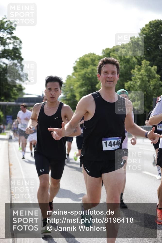 29.06.2025 - hella hamburg halbmarathon Jannik Wohlers http://msf.ph/oto/8196418 29.06.2025 09:46:41 Lombardsbrücke 1053, 1396, 1411, 1577, 2563, 2836, 3005, 3790, 3935, 5193, 5660, 6032, 6305, 7080, 7831, 7867, 8323, 9376, 9519, 10771, 11055, 11370, 11898, 12204, 13148, 13729, 13771, 13991, 14069, 14385, 14388, 14448, 14841, 14899, 14975, 15390, 16177, 16417, 16425, 16881, 17014, 17329, 17877, 18357, 18455, 18731, 18906, 18986 meine-sportfotos.de