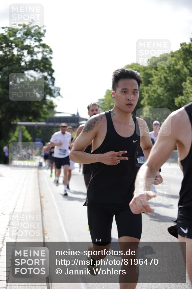 29.06.2025 - hella hamburg halbmarathon Jannik Wohlers http://msf.ph/oto/8196470 29.06.2025 09:46:41 Lombardsbrücke 1053, 1396, 1411, 1577, 2563, 2836, 3005, 3790, 3935, 5193, 5660, 6032, 6305, 7080, 7831, 7867, 8323, 9376, 9519, 10771, 11055, 11370, 11898, 12204, 13148, 13729, 13771, 13991, 14069, 14385, 14388, 14448, 14841, 14899, 14975, 15390, 16177, 16417, 16425, 16881, 17014, 17329, 17877, 18357, 18455, 18731, 18906, 18986 meine-sportfotos.de