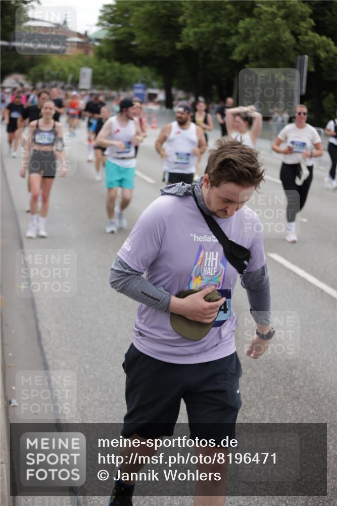 29.06.2025 - hella hamburg halbmarathon Jannik Wohlers http://msf.ph/oto/8196471 29.06.2025 11:14:24 Lombardsbrücke 1492, 1493, 2150, 2875, 3269, 3495, 3659, 3872, 3887, 3888, 5109, 5576, 5737, 5918, 5968, 6046, 6264, 6268, 6372, 6461, 6659, 7819, 8345, 8404, 8782, 10231, 10233, 10947, 10949, 11257, 12110, 12971, 13253, 13396, 14120, 14455, 14716, 14763, 14943, 15167, 16462, 16463, 18770, 19136 meine-sportfotos.de