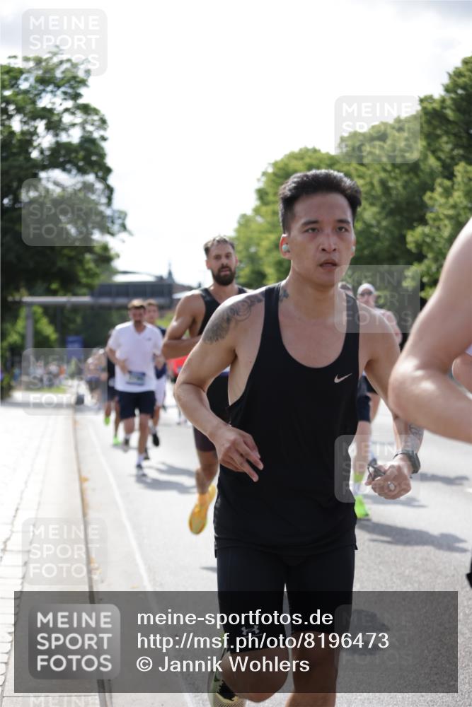 29.06.2025 - hella hamburg halbmarathon Jannik Wohlers http://msf.ph/oto/8196473 29.06.2025 09:46:41 Lombardsbrücke 1053, 1396, 1411, 1577, 2563, 2836, 3005, 3790, 3935, 5193, 5660, 6032, 6305, 7080, 7831, 7867, 8323, 9376, 9519, 10771, 11055, 11370, 11898, 12204, 13148, 13729, 13771, 13991, 14069, 14385, 14388, 14448, 14841, 14899, 14975, 15390, 16177, 16417, 16425, 16881, 17014, 17329, 17877, 18357, 18455, 18731, 18906, 18986 meine-sportfotos.de