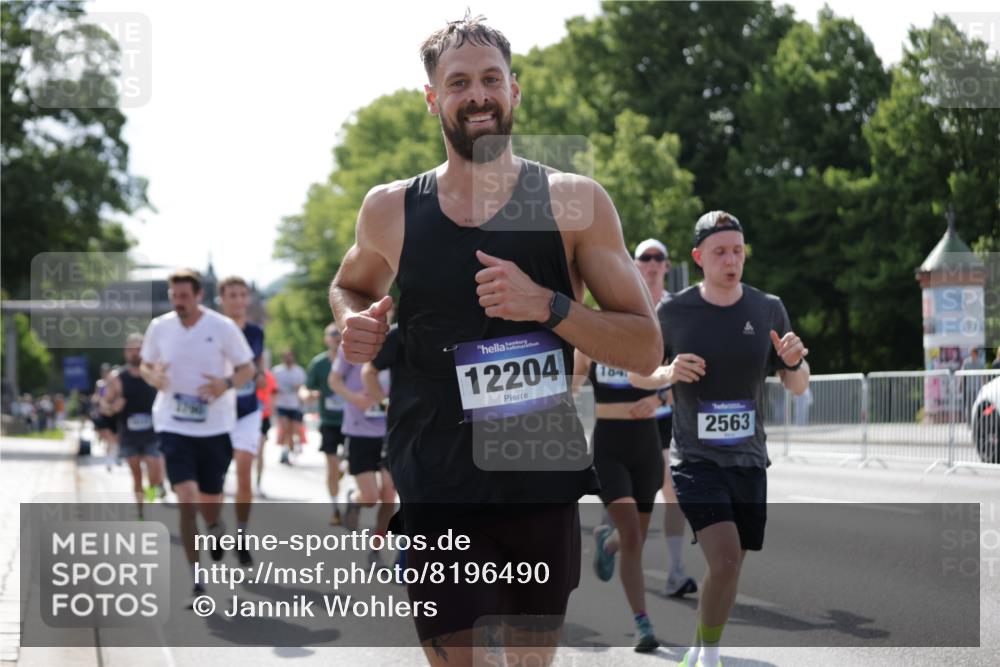 29.06.2025 - hella hamburg halbmarathon Jannik Wohlers http://msf.ph/oto/8196490 29.06.2025 09:46:42 Lombardsbrücke 1053, 1396, 1411, 1577, 1959, 2563, 2836, 3005, 3790, 3935, 5193, 6032, 6305, 7080, 7831, 7867, 8323, 9376, 9519, 10771, 11055, 11370, 11898, 12204, 13148, 13771, 13991, 14069, 14385, 14388, 14448, 14841, 14899, 14975, 15390, 16177, 16417, 16425, 16881, 17014, 17329, 17877, 18357, 18455, 18731, 18906, 18986 meine-sportfotos.de