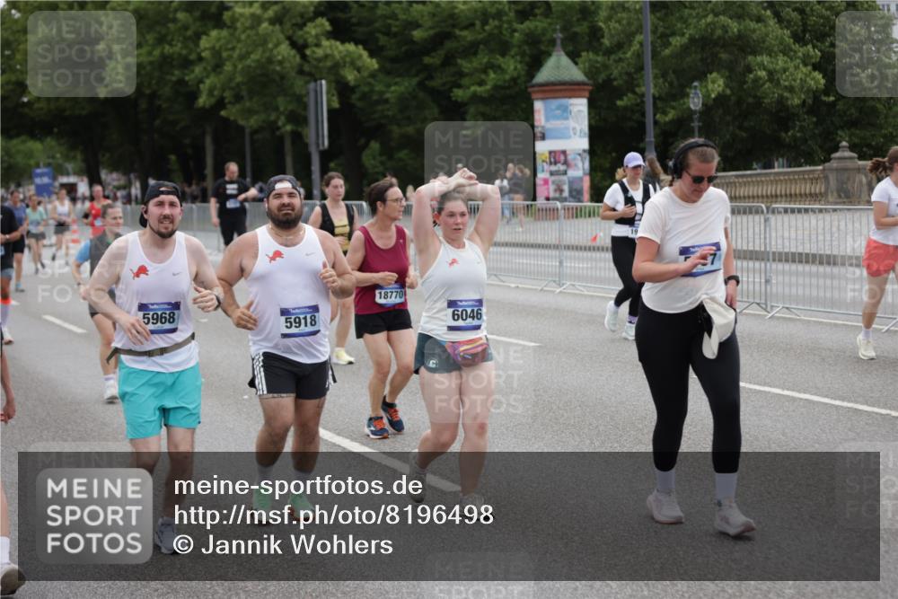 29.06.2025 - hella hamburg halbmarathon Jannik Wohlers http://msf.ph/oto/8196498 29.06.2025 11:14:26 Lombardsbrücke 1492, 1493, 2150, 2875, 3269, 3495, 3659, 3872, 3887, 3888, 5109, 5576, 5737, 5918, 5968, 6046, 6264, 6268, 6372, 6659, 7819, 8345, 8404, 8782, 10231, 10233, 10265, 10947, 10949, 11257, 12110, 12971, 13253, 13396, 14120, 14455, 14716, 14763, 14943, 15167, 16462, 16463, 17920, 18472, 18473, 18770, 19136 meine-sportfotos.de