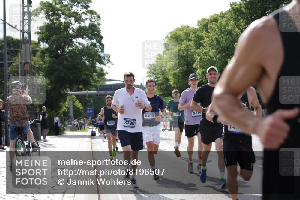 29.06.2025 - hella hamburg halbmarathon Jannik Wohlers http://msf.ph/oto/8196507 29.06.2025 09:46:43 Lombardsbrücke 1053, 1396, 1411, 1577, 1959, 2563, 2836, 3005, 3790, 3935, 5193, 6032, 6305, 7080, 7831, 7867, 8323, 9376, 9519, 10771, 11055, 11370, 11898, 12204, 13148, 13771, 13972, 13991, 14069, 14385, 14388, 14448, 14841, 14899, 14975, 15348, 15390, 16177, 16417, 16425, 16881, 17014, 17329, 17877, 18357, 18455, 18731, 18906, 18986 meine-sportfotos.de