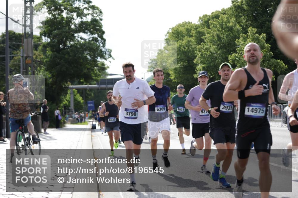 29.06.2025 - hella hamburg halbmarathon Jannik Wohlers http://msf.ph/oto/8196545 29.06.2025 09:46:43 Lombardsbrücke 1053, 1396, 1411, 1577, 1959, 2563, 2836, 3005, 3790, 3935, 5193, 6032, 6305, 7080, 7831, 7867, 8323, 9376, 9519, 10771, 11055, 11370, 11898, 12204, 13148, 13771, 13972, 13991, 14069, 14385, 14388, 14448, 14841, 14899, 14975, 15348, 15390, 16177, 16417, 16425, 16881, 17014, 17329, 17877, 18357, 18455, 18731, 18906, 18986 meine-sportfotos.de
